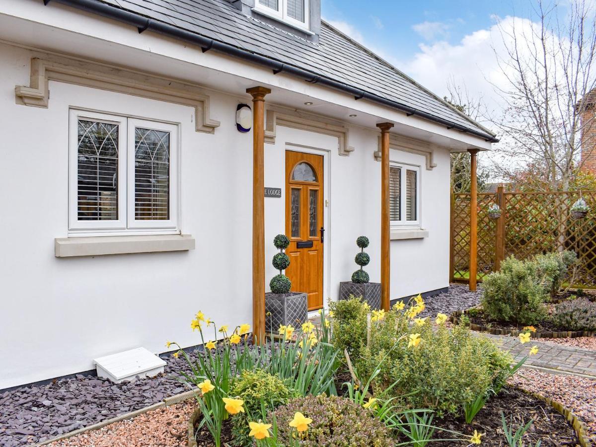The Lodge Cosham Exterior photo