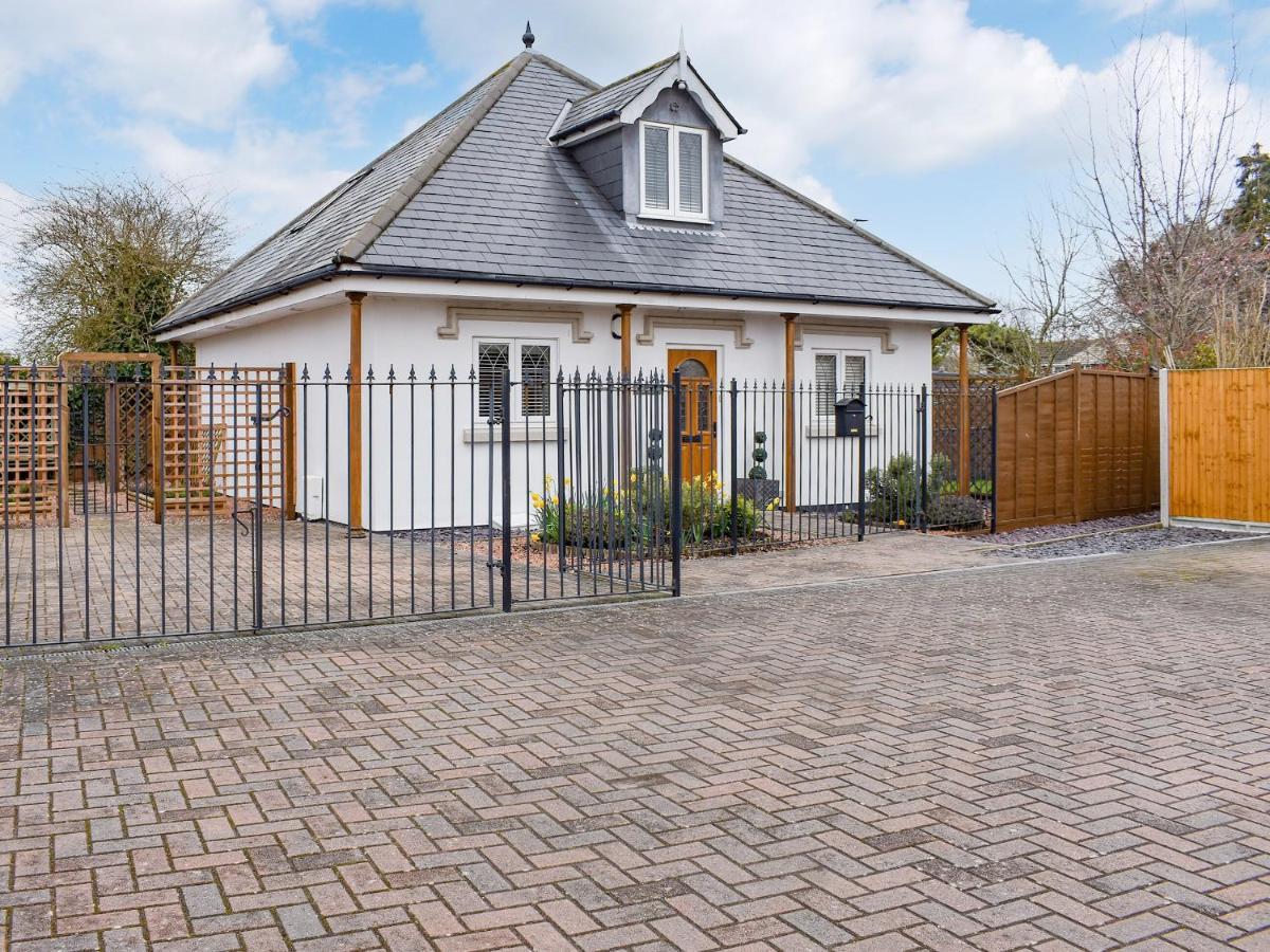 The Lodge Cosham Exterior photo